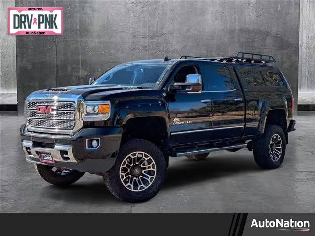 2019 GMC Sierra 2500HD Denali 4WD photo