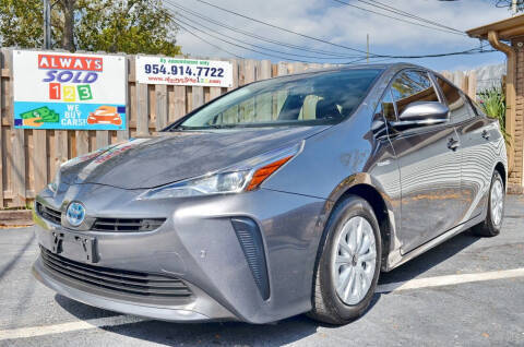 2019 Toyota Prius LE FWD photo