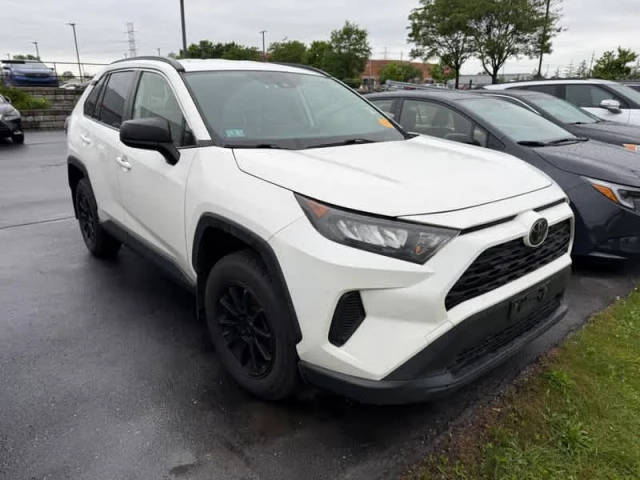 2019 Toyota RAV4 LE AWD photo