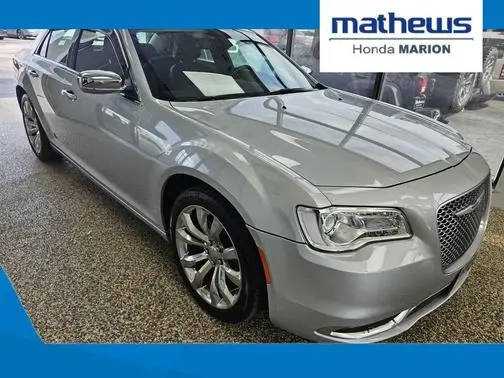 2019 Chrysler 300 Touring RWD photo