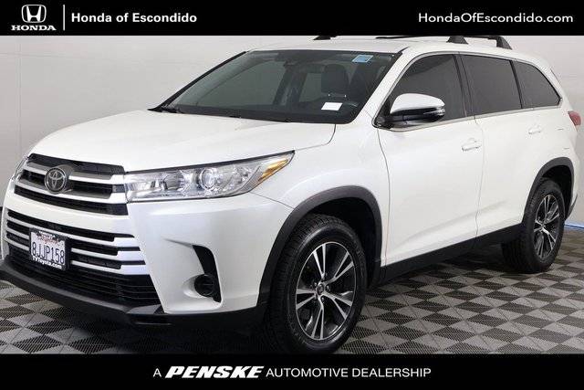 2019 Toyota Highlander LE FWD photo
