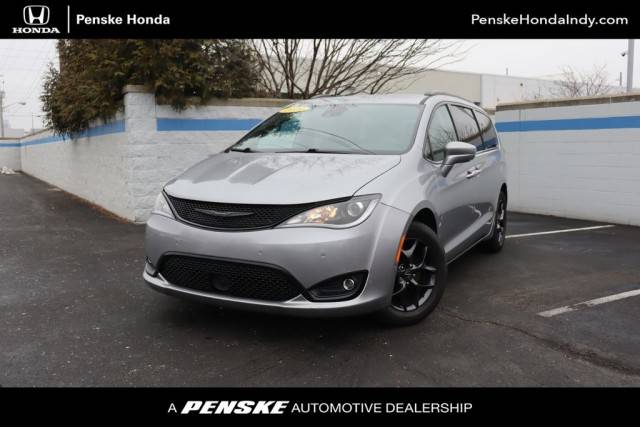 2019 Chrysler Pacifica Minivan Touring L Plus FWD photo