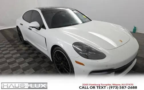 2019 Porsche Panamera 4 AWD photo