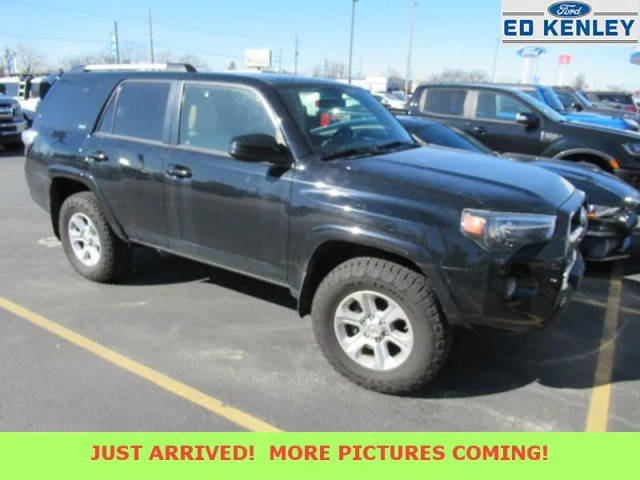 2019 Toyota 4Runner SR5 4WD photo