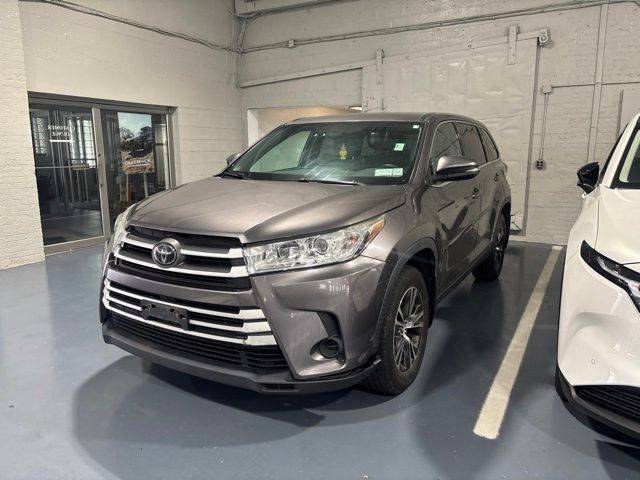 2019 Toyota Highlander LE AWD photo
