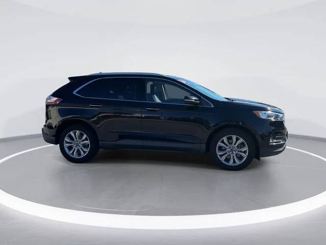 2019 Ford Edge Titanium AWD photo