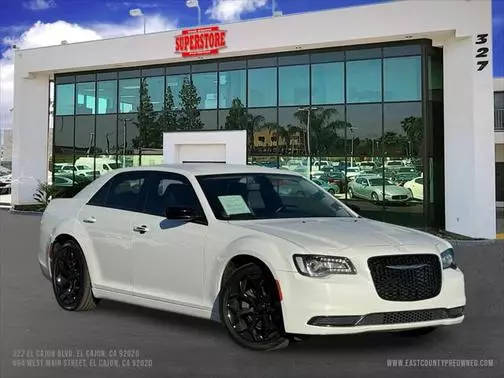 2019 Chrysler 300 Touring RWD photo