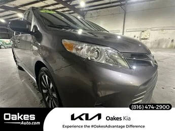 2019 Toyota Sienna XLE Premium AWD photo