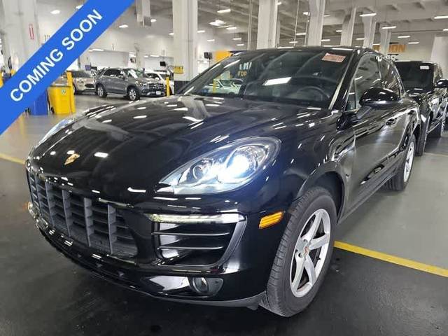 2018 Porsche Macan AWD photo