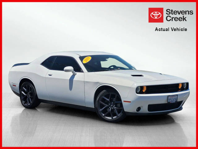 2019 Dodge Challenger SXT RWD photo