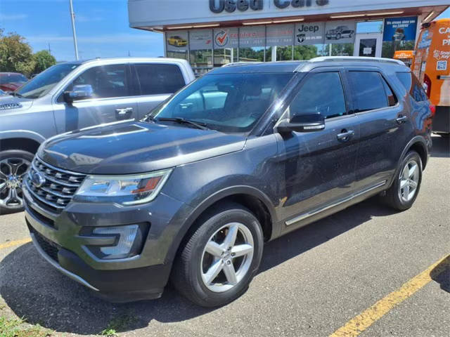 2016 Ford Explorer XLT 4WD photo