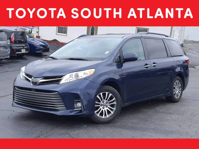 2019 Toyota Sienna XLE FWD photo