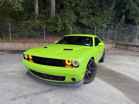 2015 Dodge Challenger R/T Scat Pack RWD photo