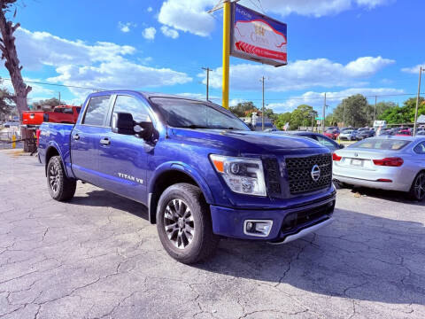 2019 Nissan Titan PRO-4X 4WD photo