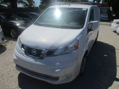 2015 Nissan NV200 SV FWD photo