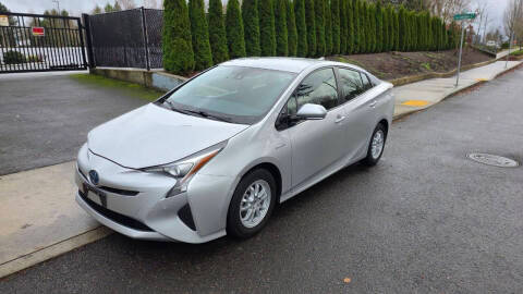 2018 Toyota Prius Two FWD photo
