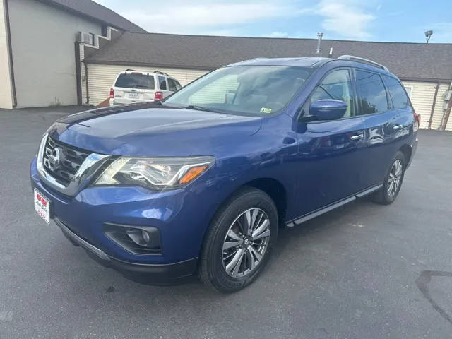 2019 Nissan Pathfinder SV 4WD photo