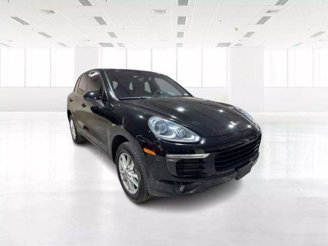 2016 Porsche Cayenne  AWD photo