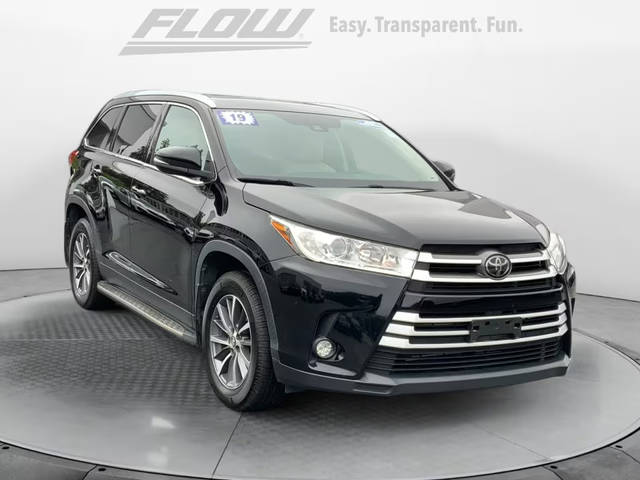 2019 Toyota Highlander XLE AWD photo