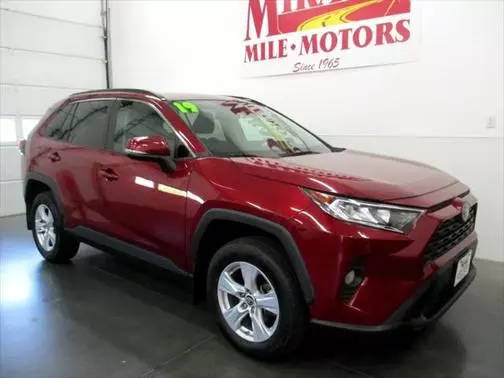 2019 Toyota RAV4 XLE FWD photo