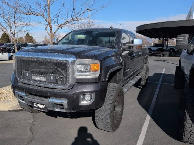 2015 GMC Sierra 2500HD Denali 4WD photo