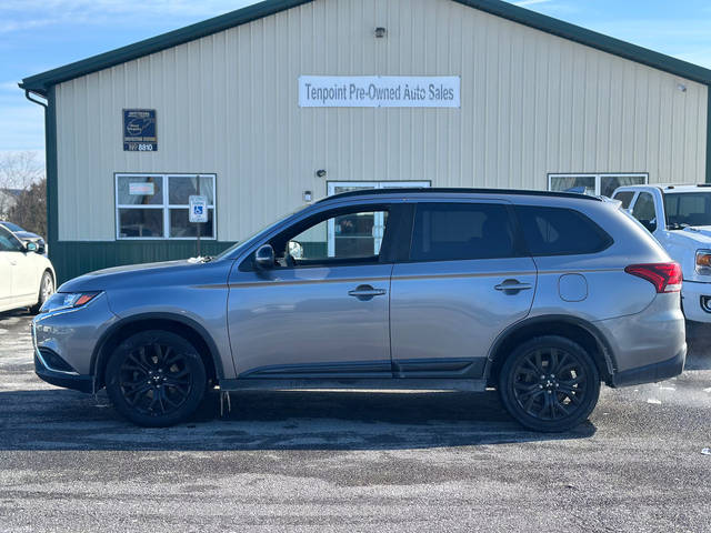 2019 Mitsubishi Outlander LE 4WD photo