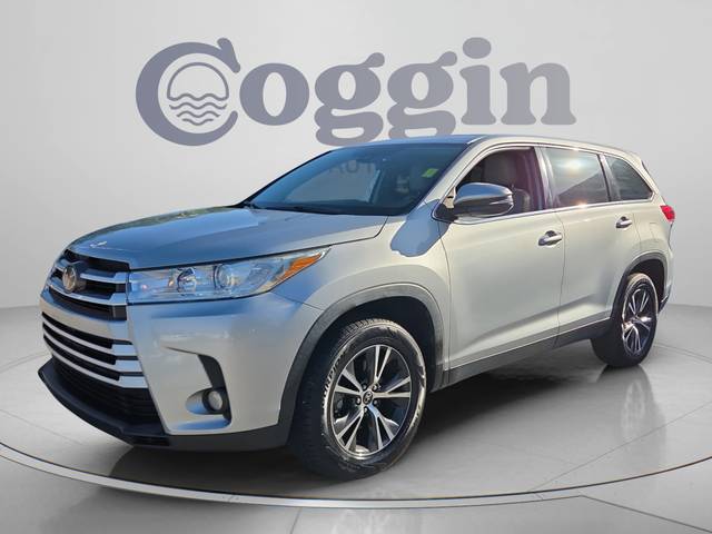 2019 Toyota Highlander LE Plus FWD photo