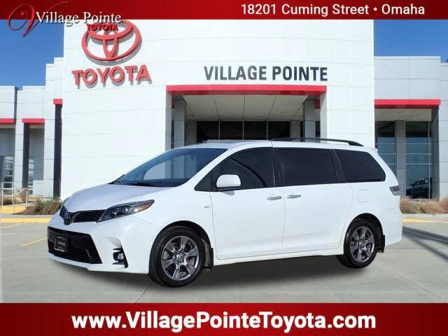 2019 Toyota Sienna SE AWD photo