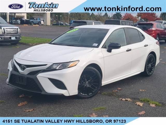 2019 Toyota Camry SE FWD photo