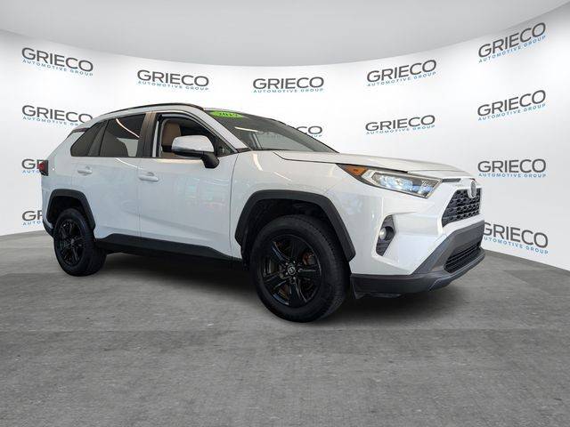 2019 Toyota RAV4 XLE FWD photo
