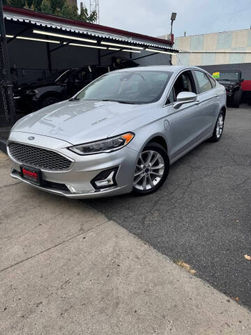 2019 Ford Fusion Energi Titanium FWD photo