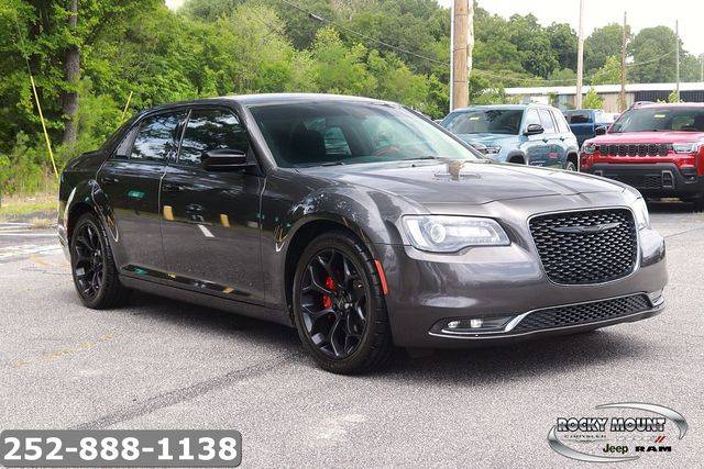 2019 Chrysler 300 Touring RWD photo