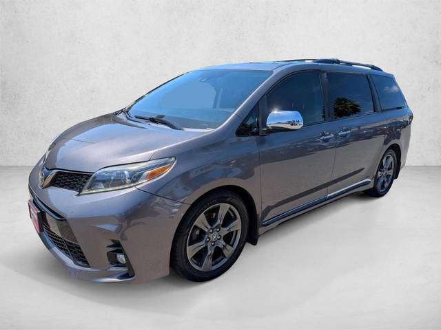 2019 Toyota Sienna SE FWD photo