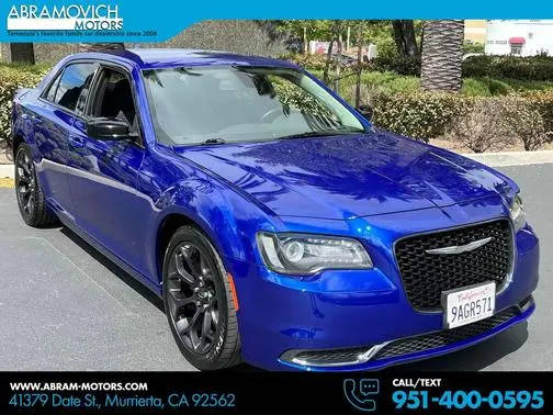 2019 Chrysler 300 Touring RWD photo