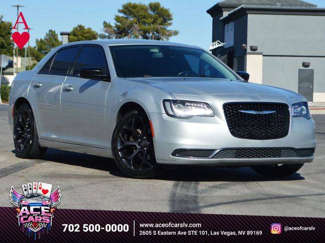 2019 Chrysler 300 Touring RWD photo