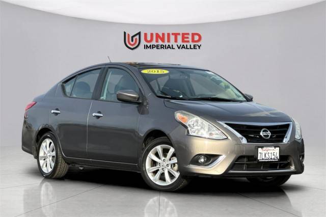 2015 Nissan Versa SL FWD photo