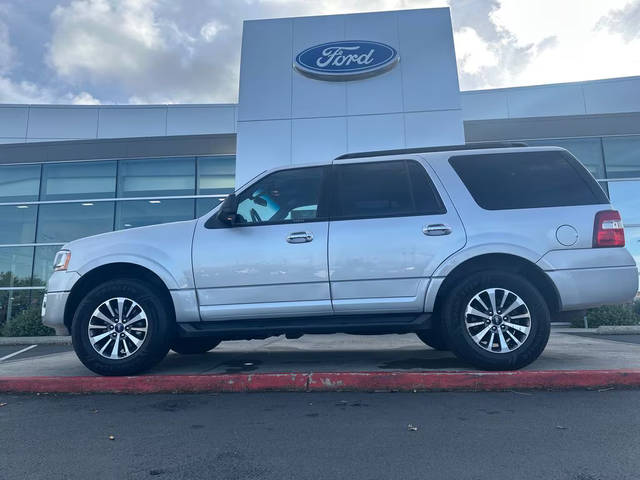 2017 Ford Expedition XLT 4WD photo