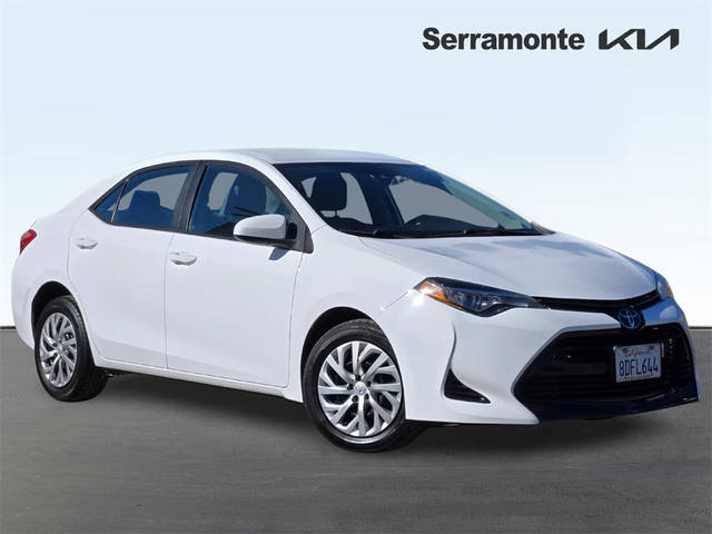 2018 Toyota Corolla LE FWD photo