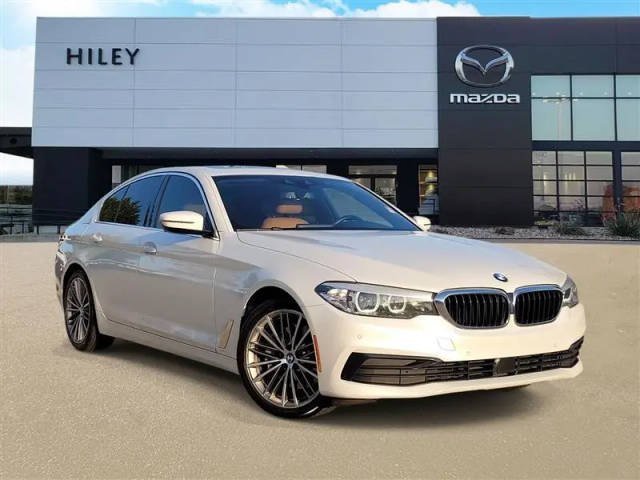2019 BMW 5 Series 530i xDrive AWD photo