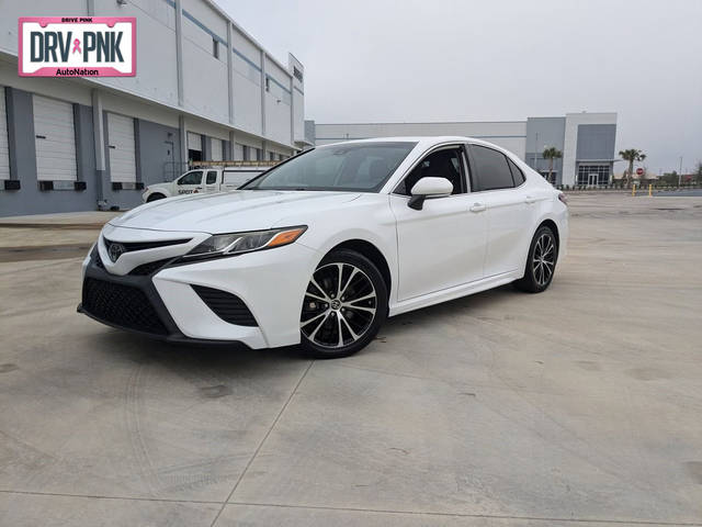 2019 Toyota Camry SE FWD photo