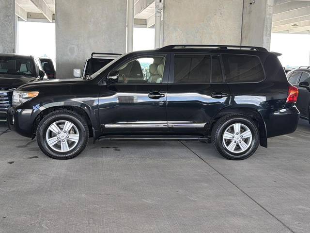 2015 Toyota Land Cruiser 4WD photo