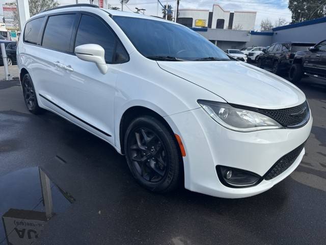 2019 Chrysler Pacifica Minivan Limited FWD photo