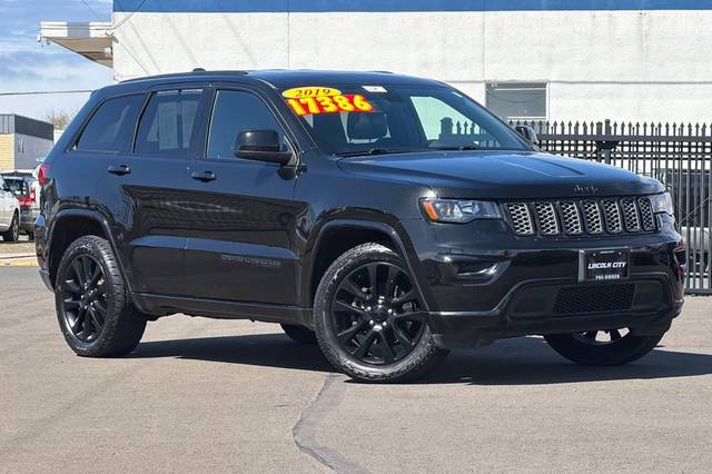2019 Jeep Grand Cherokee Altitude 4WD photo