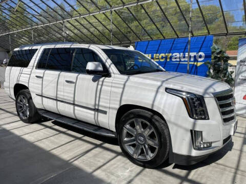 2019 Cadillac Escalade ESV Luxury 4WD photo