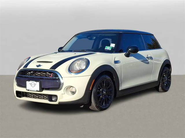 2015 MINI Hardtop 2 Door S FWD photo