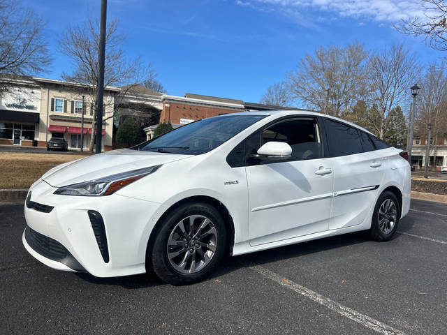 2019 Toyota Prius XLE FWD photo