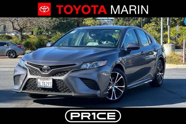 2019 Toyota Camry SE FWD photo