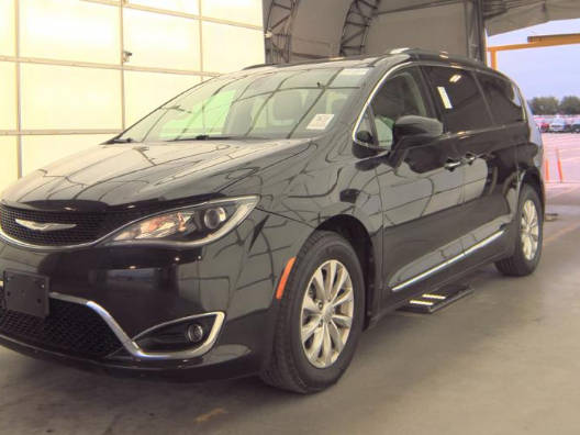 2019 Chrysler Pacifica Minivan Touring L FWD photo