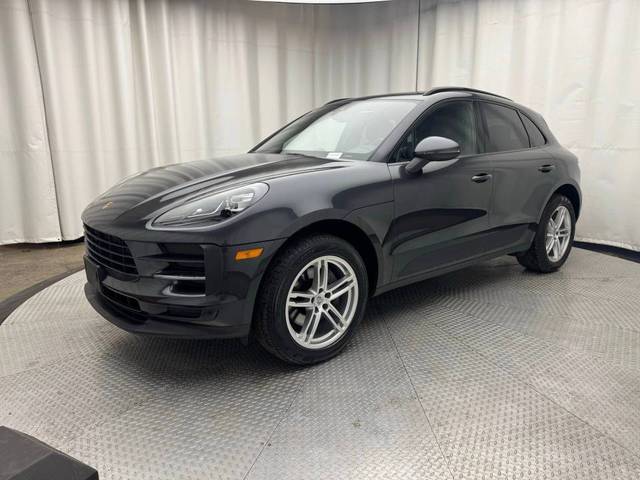 2019 Porsche Macan  AWD photo