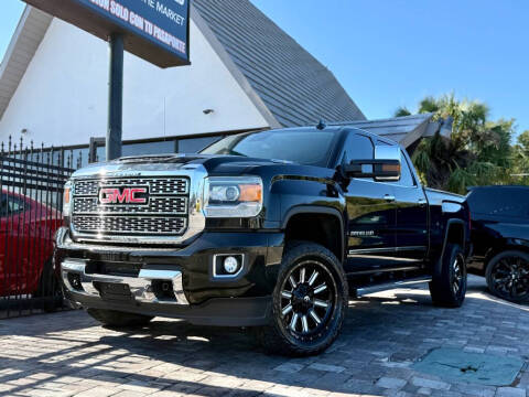 2019 GMC Sierra 2500HD Denali 4WD photo